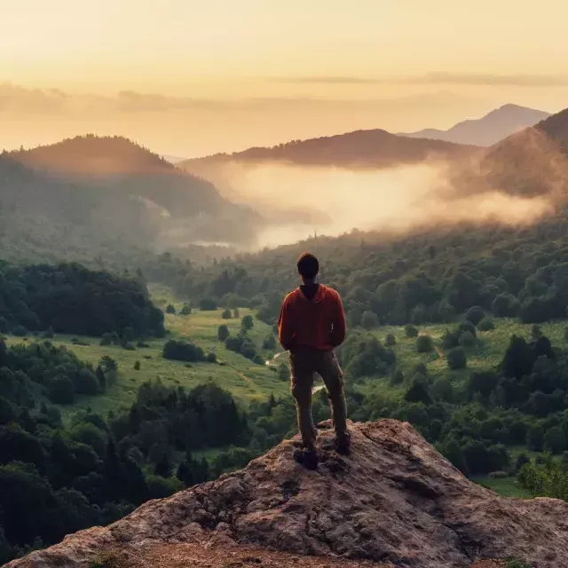 Homme sur la montagne